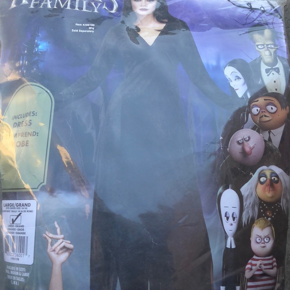 The Addams Family Morticia Adult Costume! New! - Picture 8 of 8